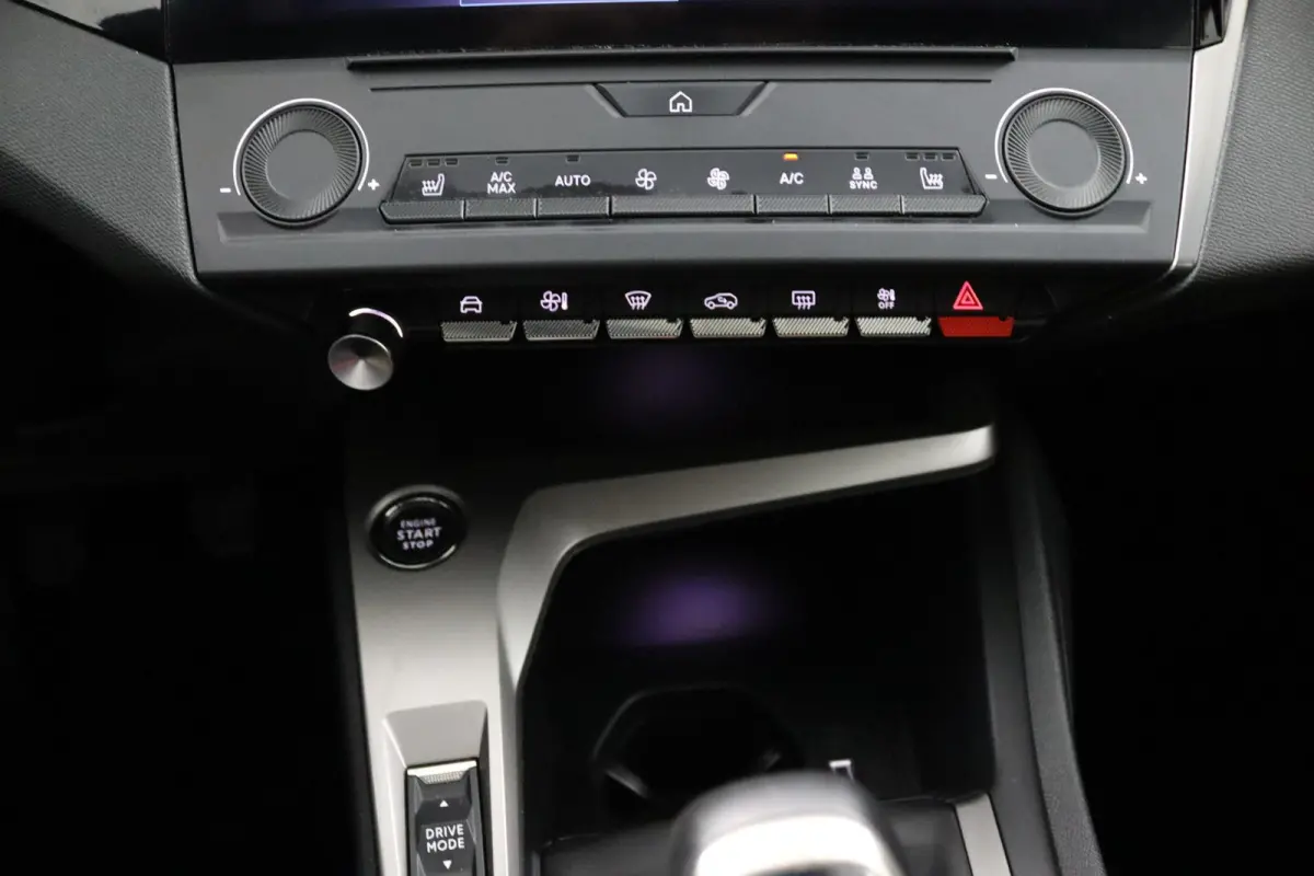 1.2*LED*CRUISE*AGR STOEL*NAVI*CARPLAY*