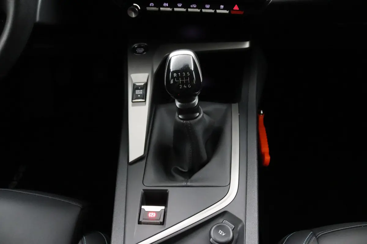 1.2*LED*CRUISE*AGR STOEL*NAVI*CARPLAY*