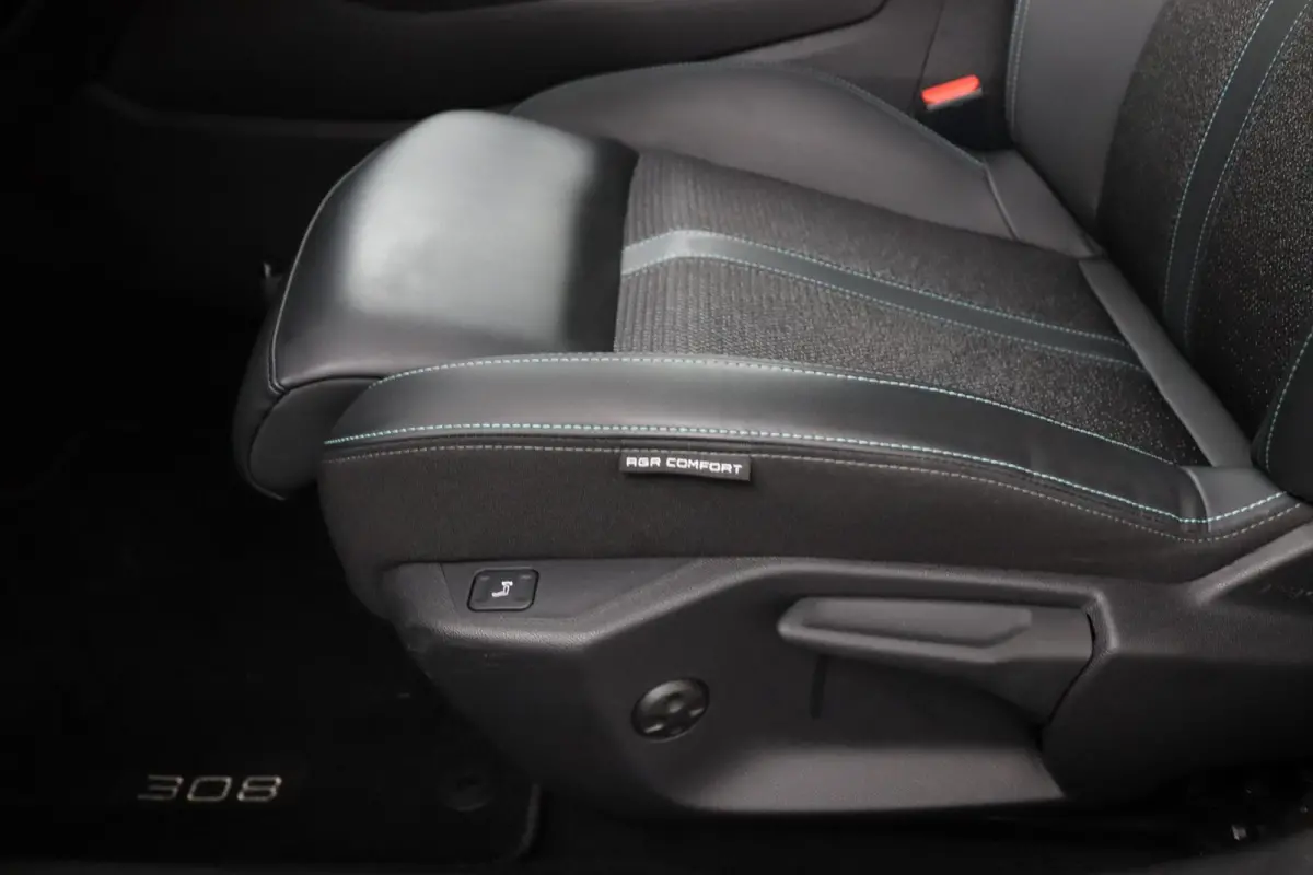 1.2*LED*CRUISE*AGR STOEL*NAVI*CARPLAY*