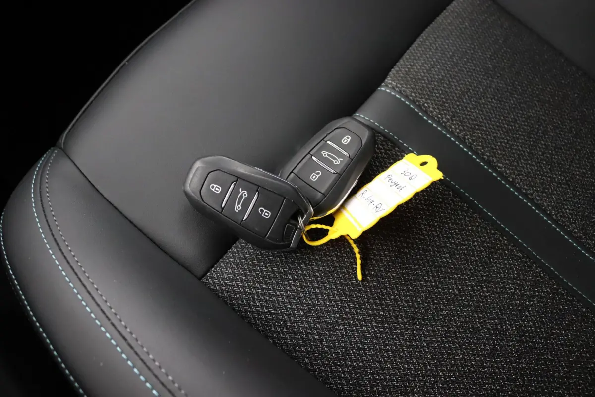 1.2*LED*CRUISE*AGR STOEL*NAVI*CARPLAY*