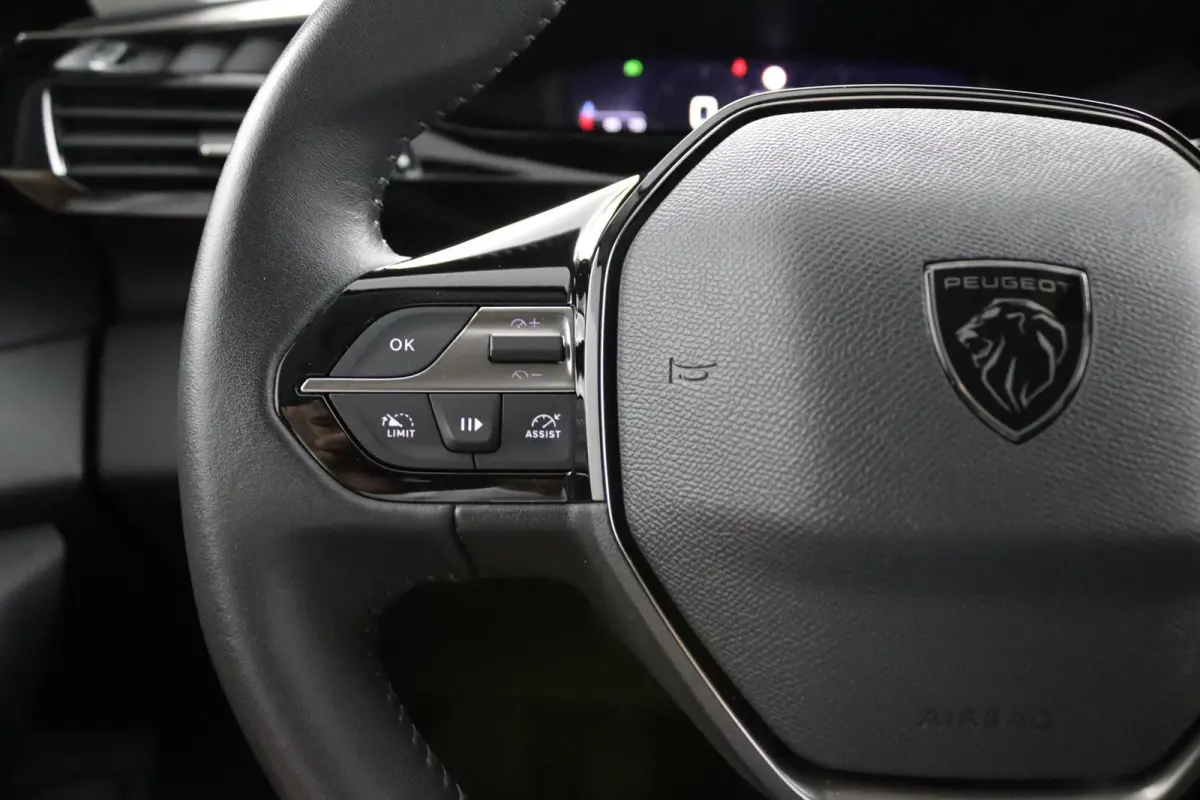 1.2*LED*CRUISE*AGR STOEL*NAVI*CARPLAY*