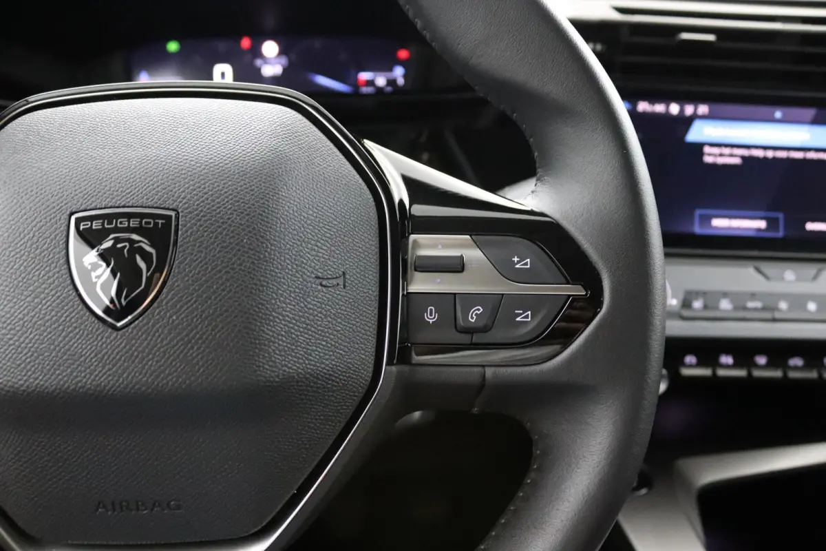 1.2*LED*CRUISE*AGR STOEL*NAVI*CARPLAY*