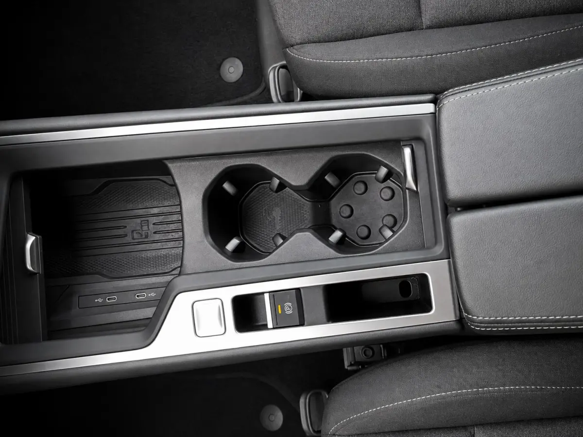 1.5 eTSI Business Navigatie Apple Carplay Android Auto Camera Parkeerhulp Adaptive Cruise Control Stoel- en stuurverwarming  Virtual Cockpit Climate Control Lichtmetalen velgen