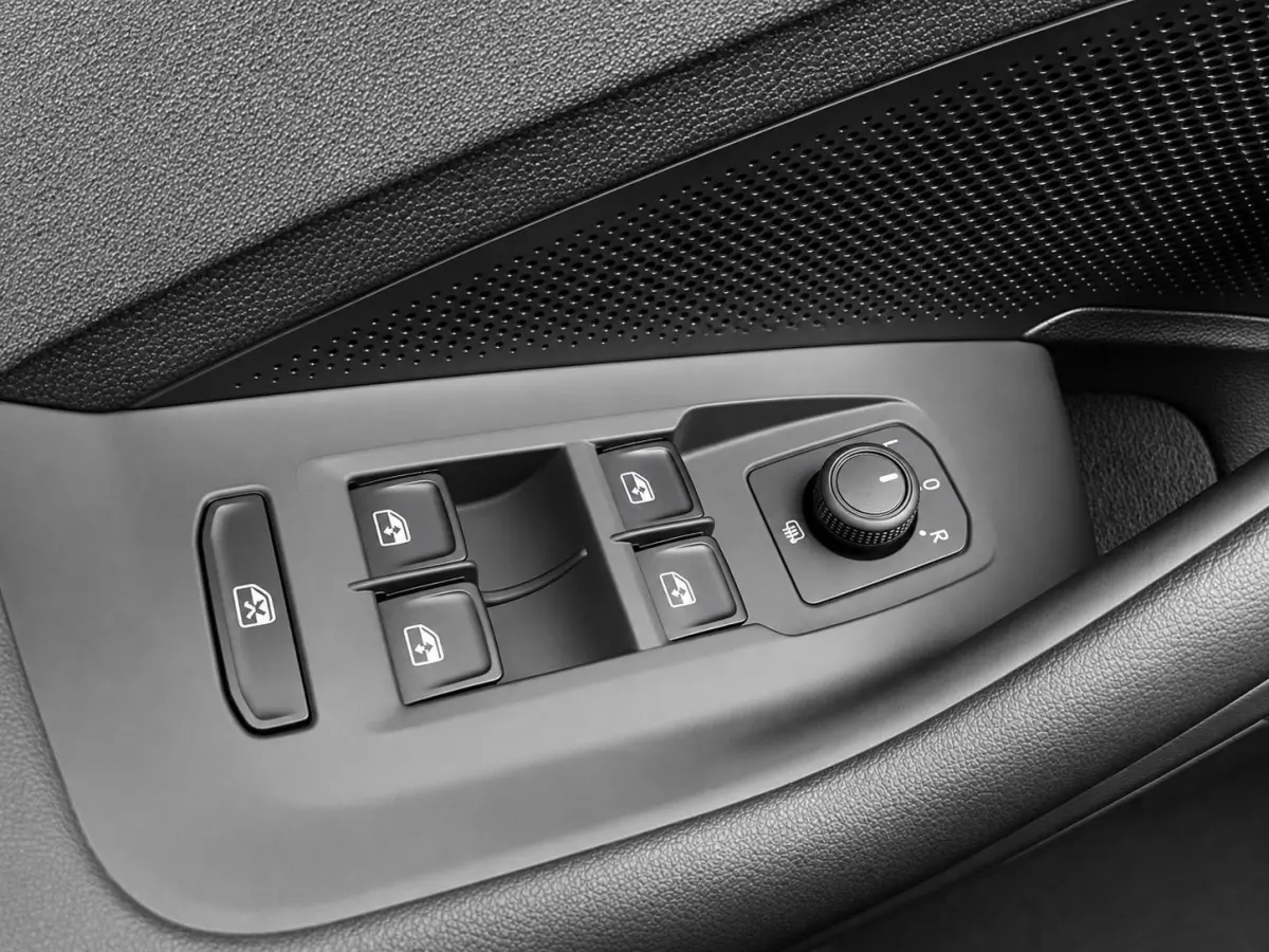 1.5 eTSI Business Navigatie Apple Carplay Android Auto Camera Parkeerhulp Adaptive Cruise Control Stoel- en stuurverwarming  Virtual Cockpit Climate Control Lichtmetalen velgen