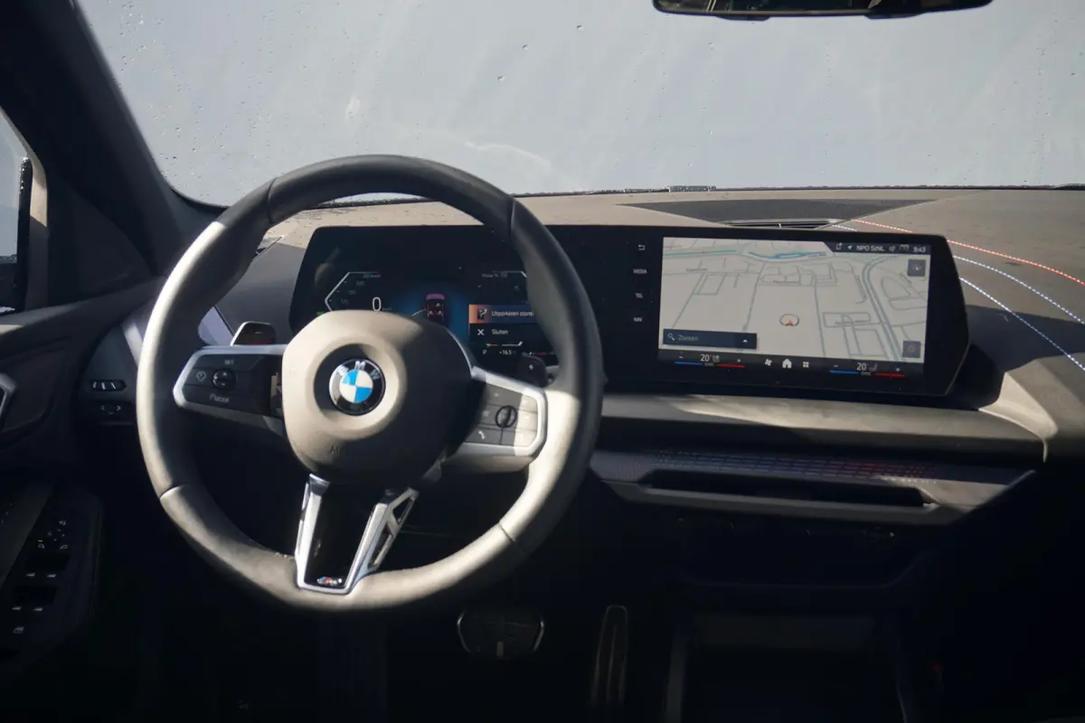 5-deurs 120 | M Sportpakket | Achteruitrijcamera | Driving Assistant | Stoel & Stuurverwarming