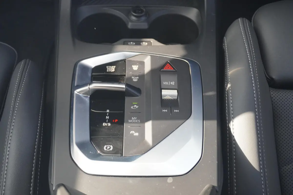 5-deurs 120 | M Sportpakket | Achteruitrijcamera | Driving Assistant | Stoel & Stuurverwarming