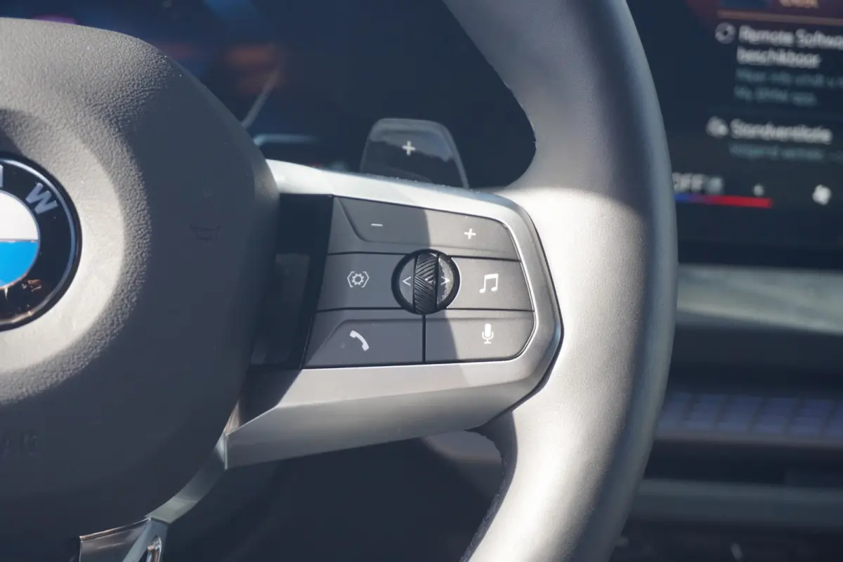 5-deurs 120 | M Sportpakket | Achteruitrijcamera | Driving Assistant | Stoel & Stuurverwarming