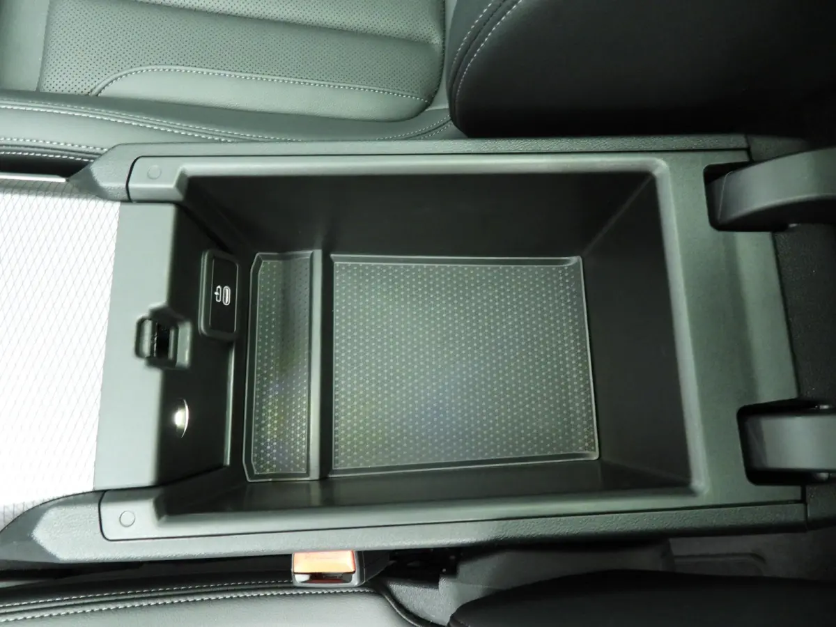 420i | M-Sportpakket | LED | Navigatie | Schuifdak | Sportstoelen | Stoelverwarming | DAB | Alu 19 inch