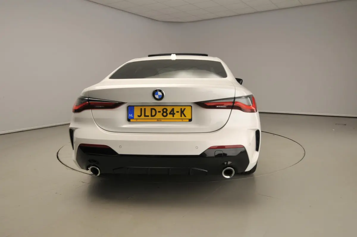 420i | M-Sportpakket | LED | Navigatie | Schuifdak | Sportstoelen | Stoelverwarming | DAB | Alu 19 inch