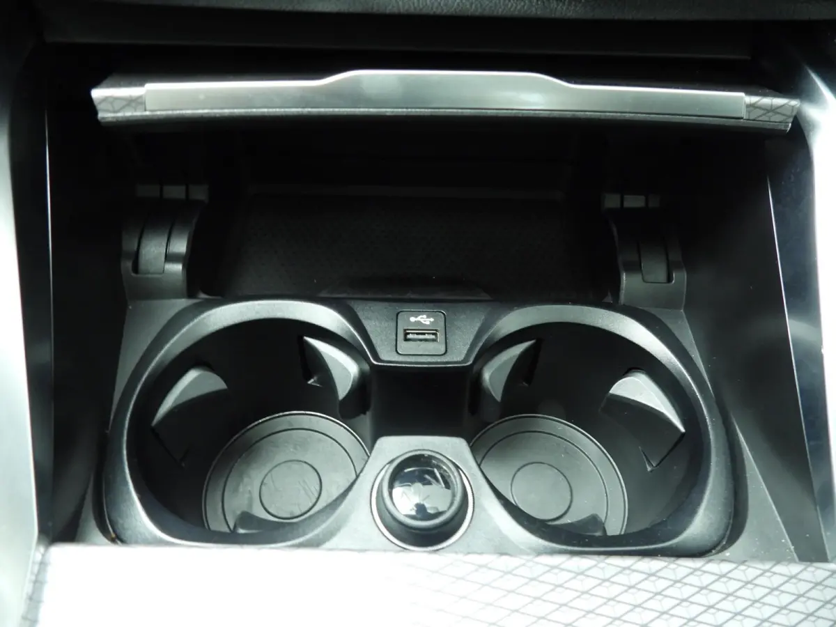 420i | M-Sportpakket | LED | Navigatie | Schuifdak | Sportstoelen | Stoelverwarming | DAB | Alu 19 inch