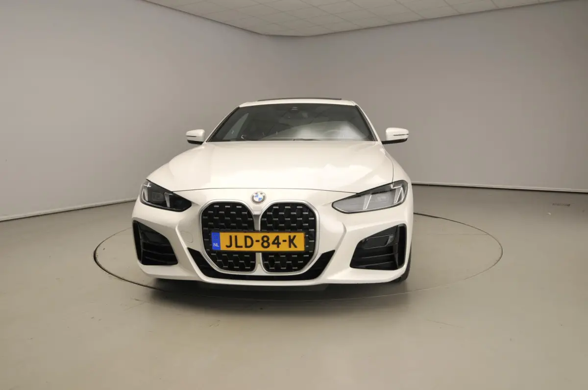 420i | M-Sportpakket | LED | Navigatie | Schuifdak | Sportstoelen | Stoelverwarming | DAB | Alu 19 inch