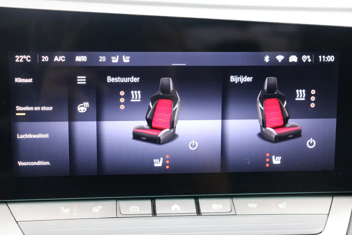 58 kWh Ultimate | Camera | Cruise control adaptief | Navi | Voorstoelen verwarmd | Stuurwiel verwarmd |