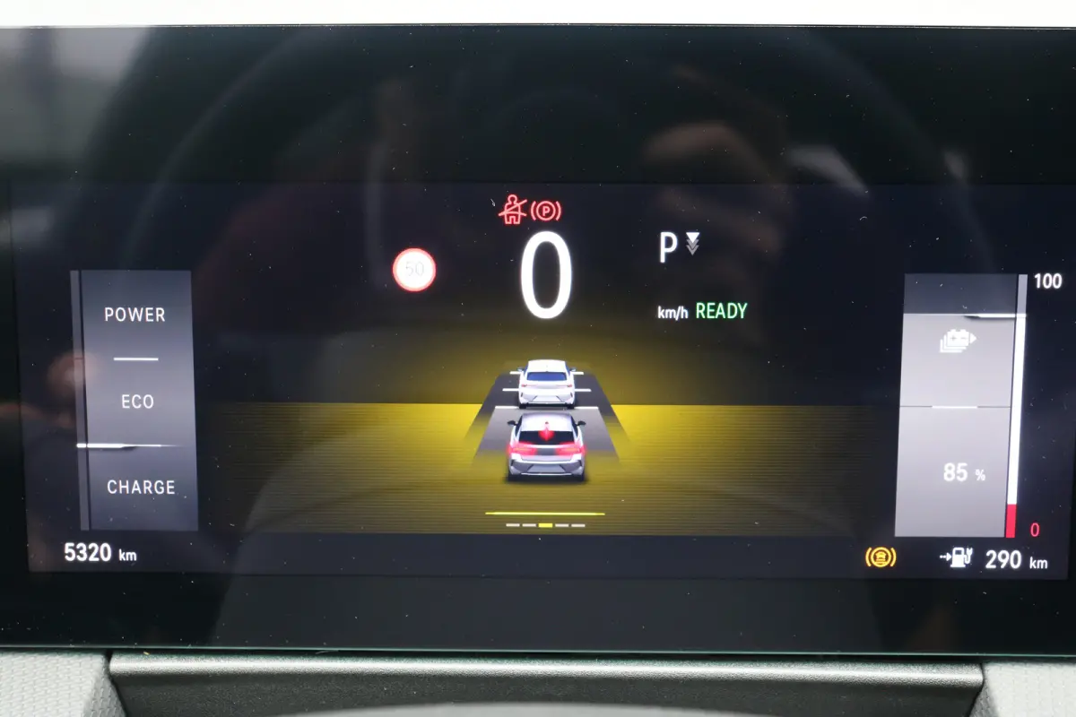 58 kWh Ultimate | Camera | Cruise control adaptief | Navi | Voorstoelen verwarmd | Stuurwiel verwarmd |