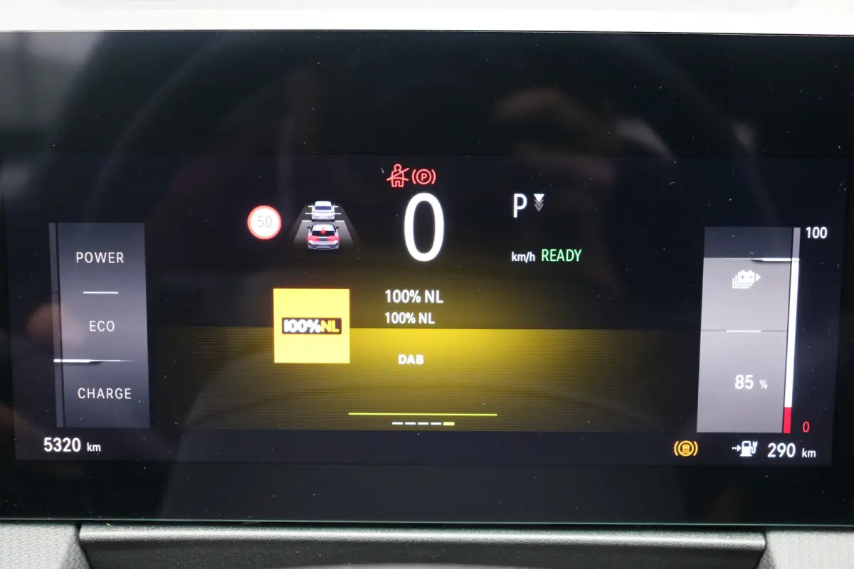 58 kWh Ultimate | Camera | Cruise control adaptief | Navi | Voorstoelen verwarmd | Stuurwiel verwarmd |