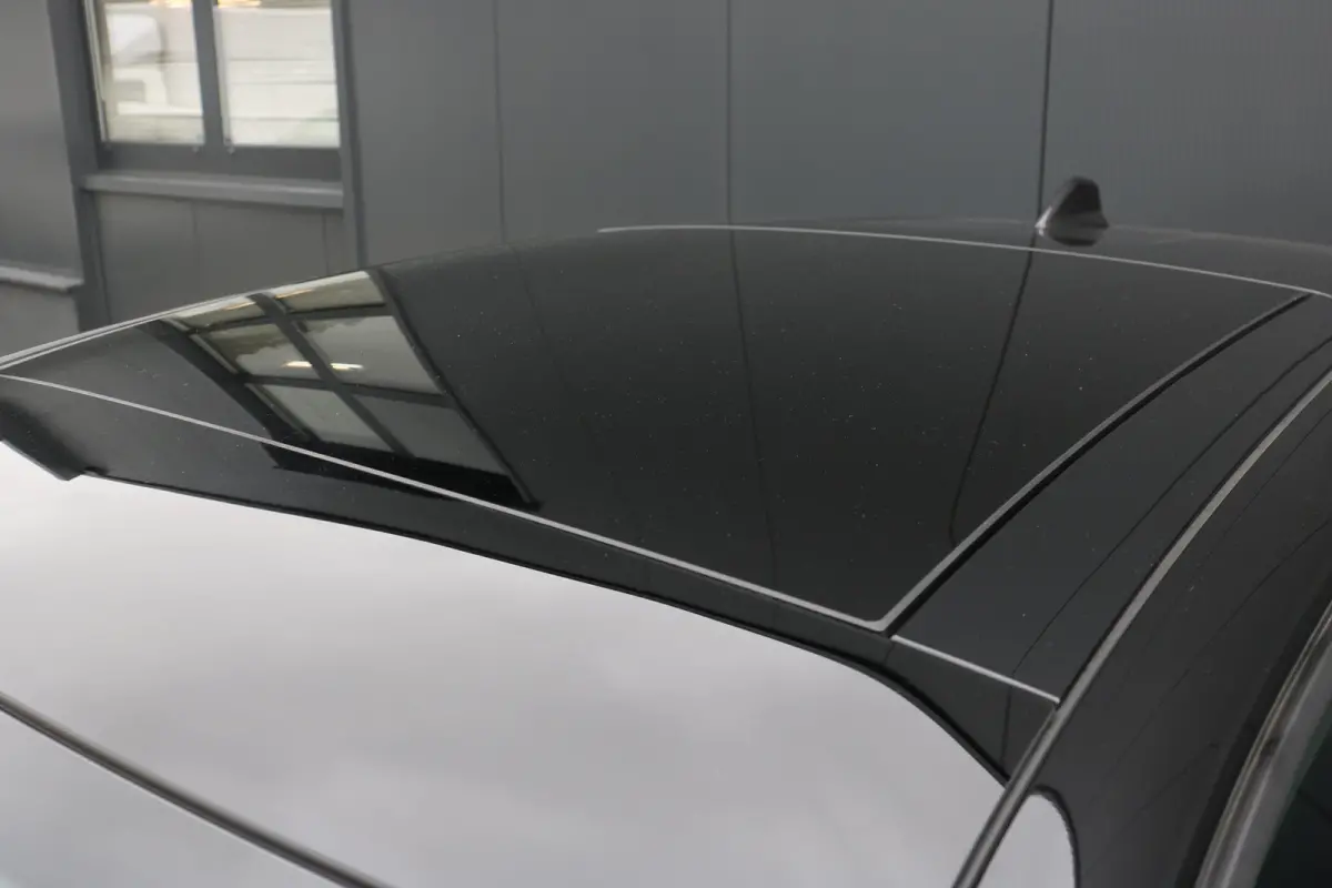 58 kWh Ultimate | Camera | Cruise control adaptief | Navi | Voorstoelen verwarmd | Stuurwiel verwarmd |