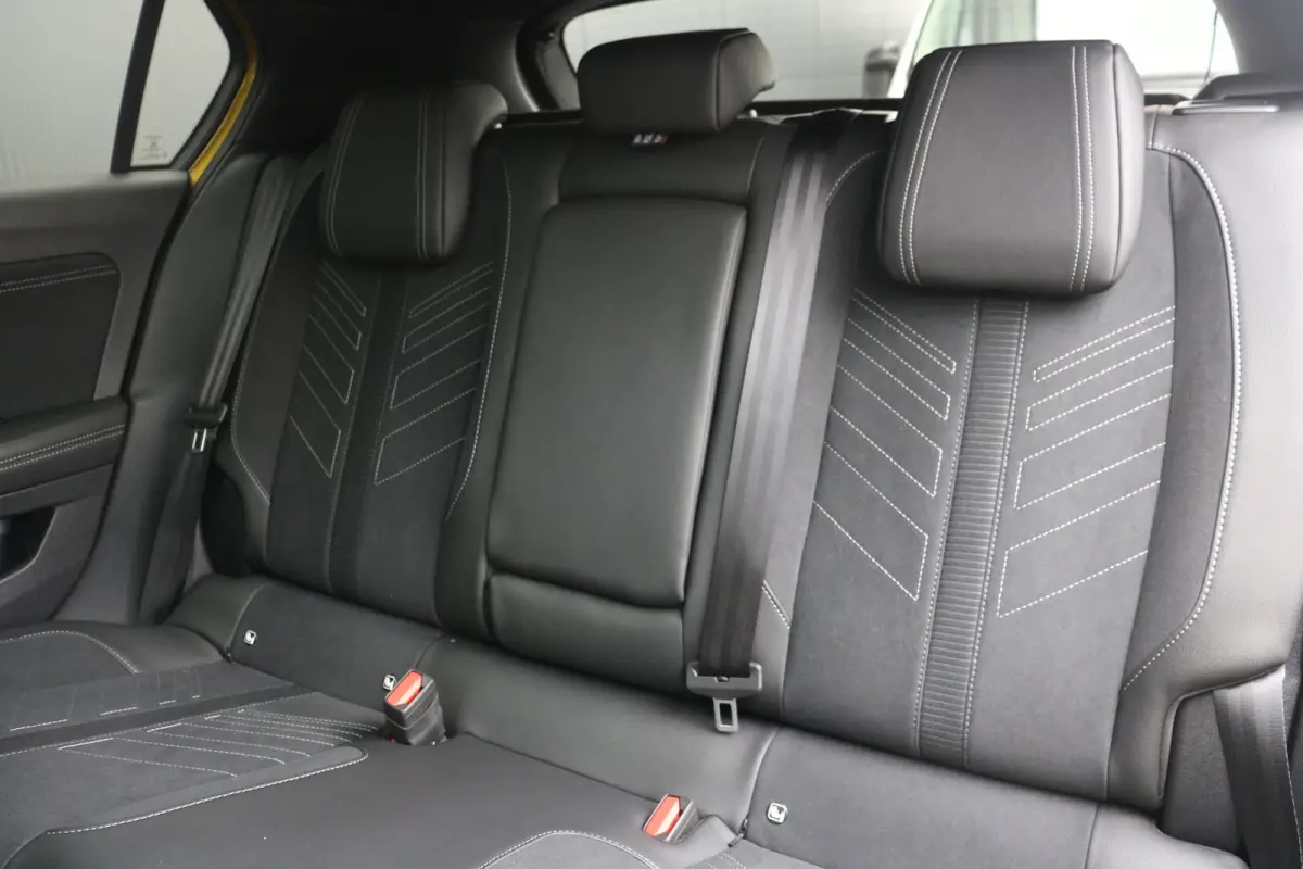 58 kWh Ultimate | Camera | Cruise control adaptief | Navi | Voorstoelen verwarmd | Stuurwiel verwarmd |