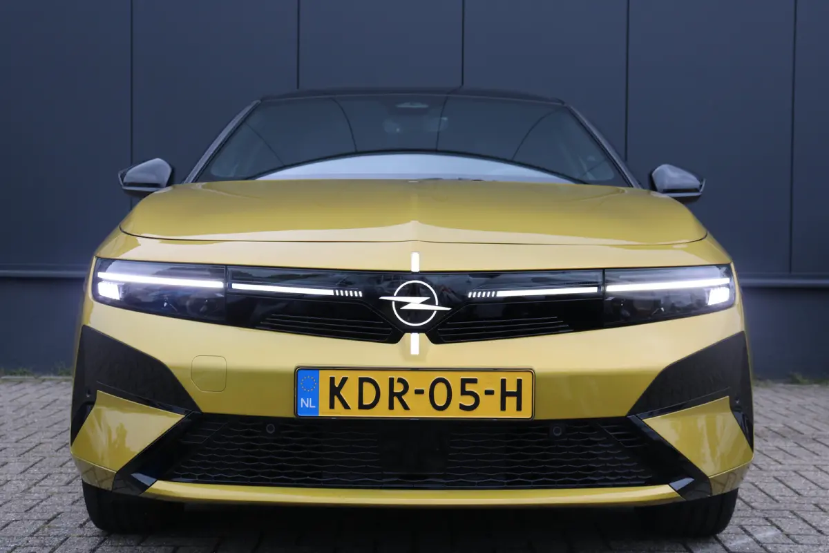 58 kWh Ultimate | Camera | Cruise control adaptief | Navi | Voorstoelen verwarmd | Stuurwiel verwarmd |