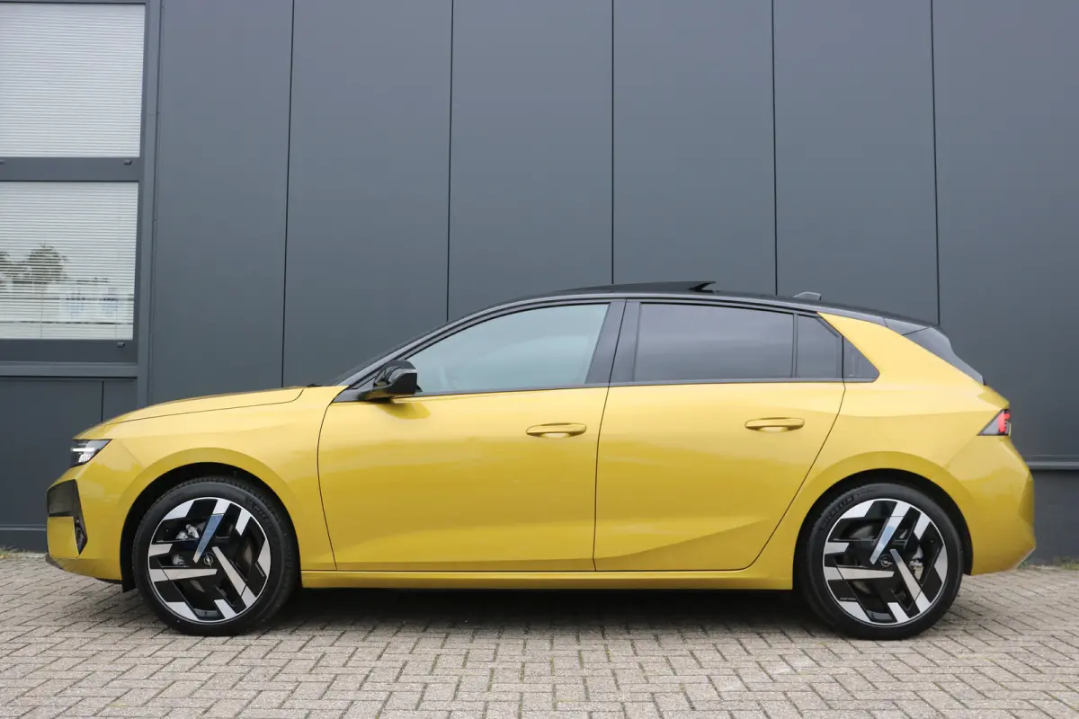 58 kWh Ultimate | Camera | Cruise control adaptief | Navi | Voorstoelen verwarmd | Stuurwiel verwarmd |