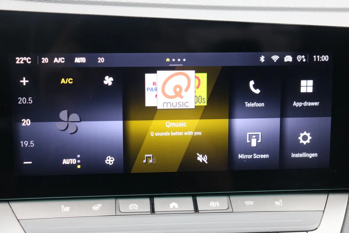 58 kWh Ultimate | Camera | Cruise control adaptief | Navi | Voorstoelen verwarmd | Stuurwiel verwarmd |