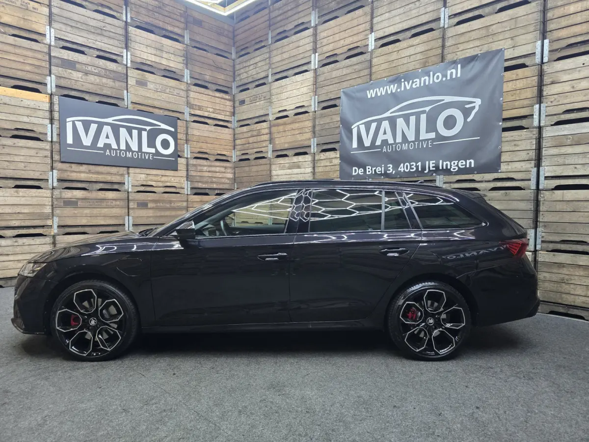 RS 1.4 TSI iV PHEV RS + HuD Pano Camera Navi Mem 19"LM