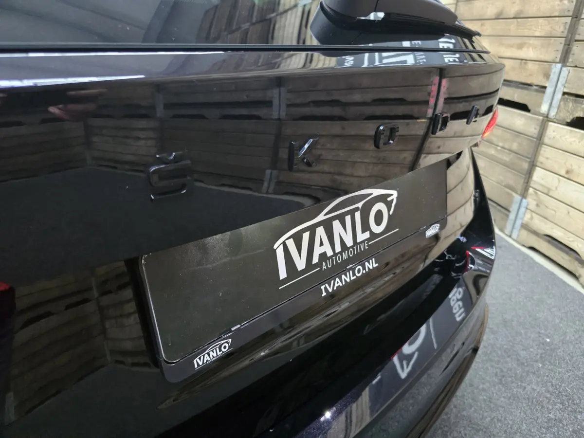 RS 1.4 TSI iV PHEV RS + HuD Pano Camera Navi Mem 19"LM