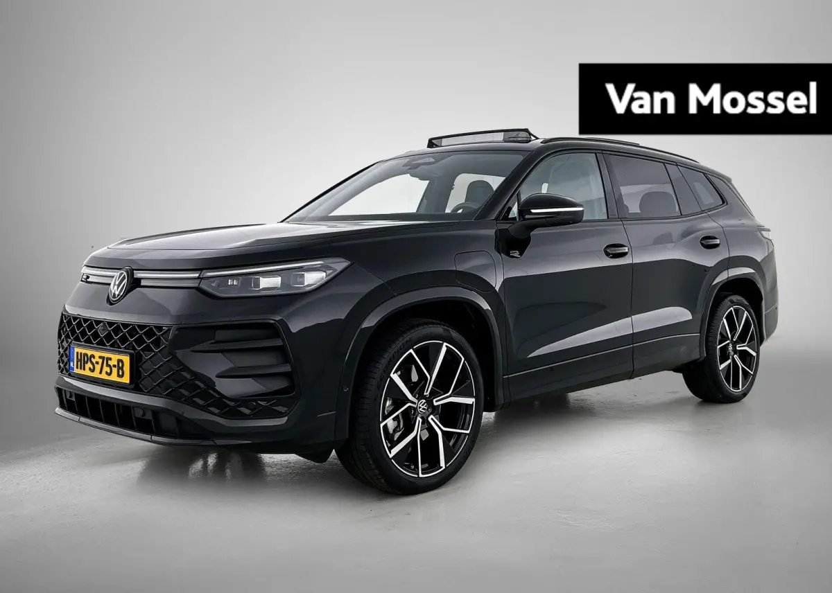 1.5 eHybrid R-Line Edition SoH 99,92% | 204 PK | Automaat | Stoel en Stuurverwarming | Black Style | Navigatie | Stoel Massage