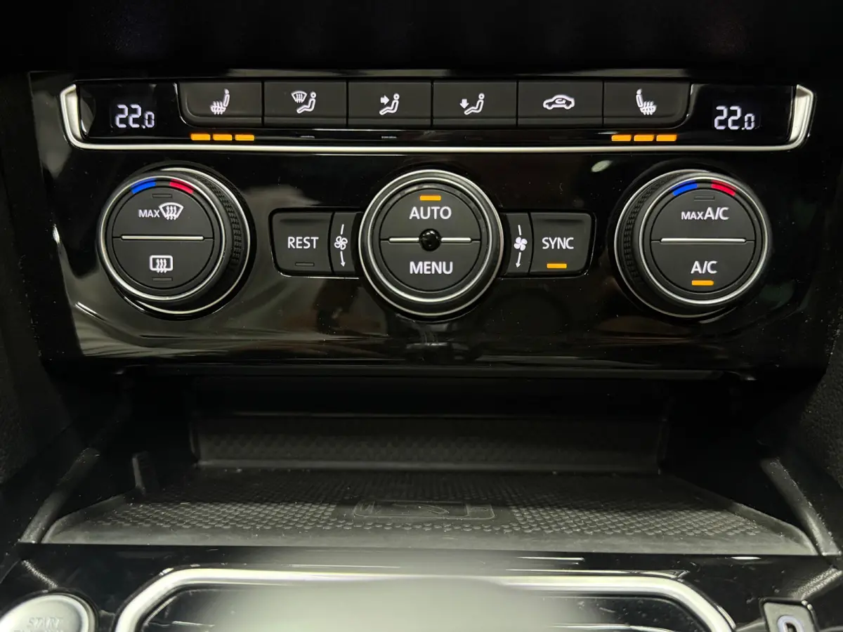 GTE 218pk DSG | Pano | Trekhaak | IQ Light | ACC | HUD | Nappa Leder | Massage | Camera
