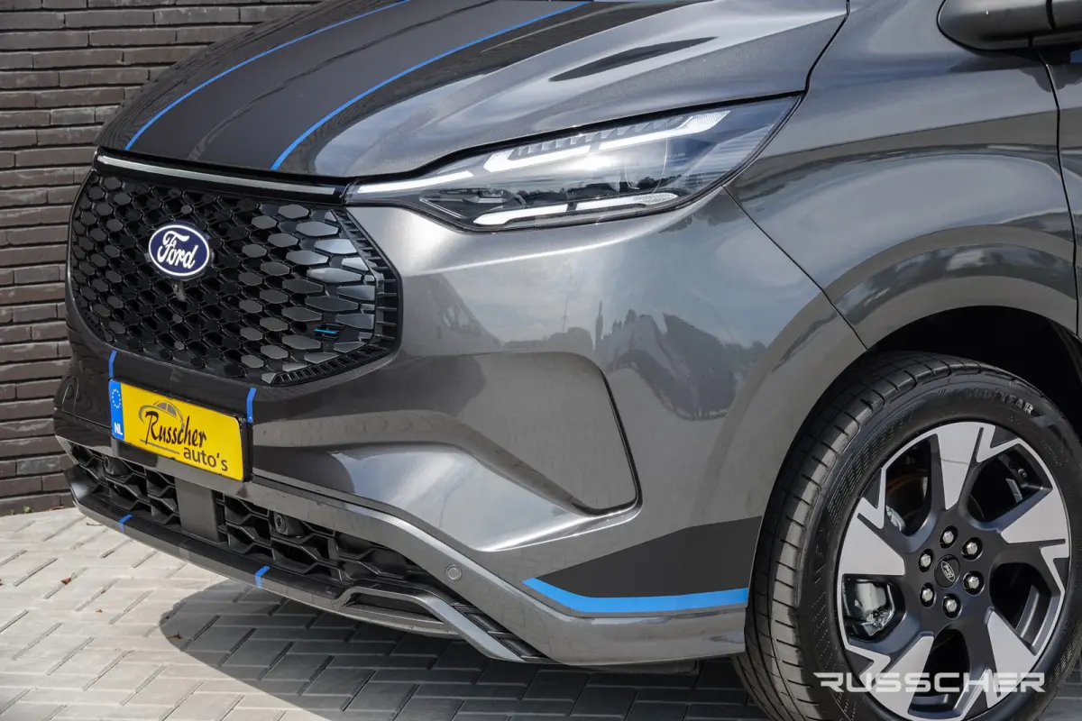 E-Transit L2H1 218Pk Aut. | | Nieuwe 71kWh Accu | 5-Persoons | Elektrisch | Sport 320 | 360° Camera | 19''