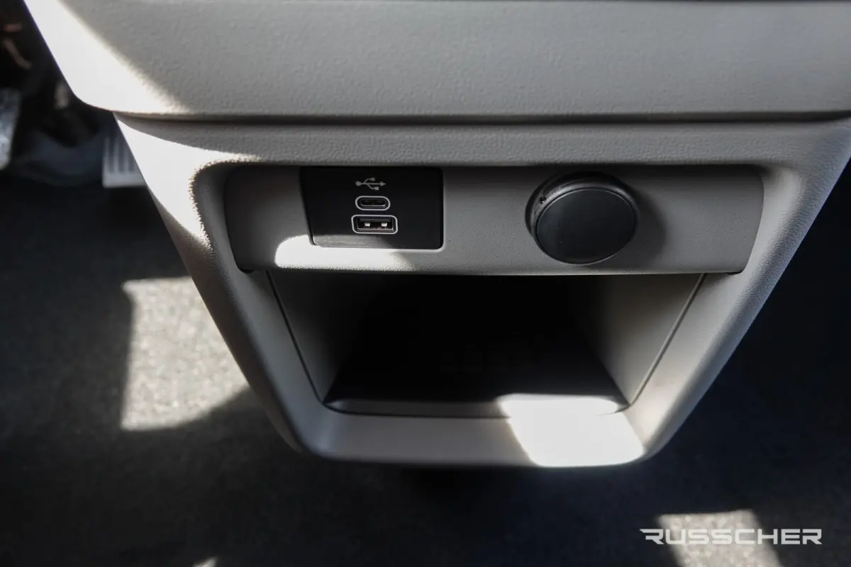 E-Transit L2H1 218Pk Aut. | | Nieuwe 71kWh Accu | 5-Persoons | Elektrisch | Sport 320 | 360° Camera | 19''