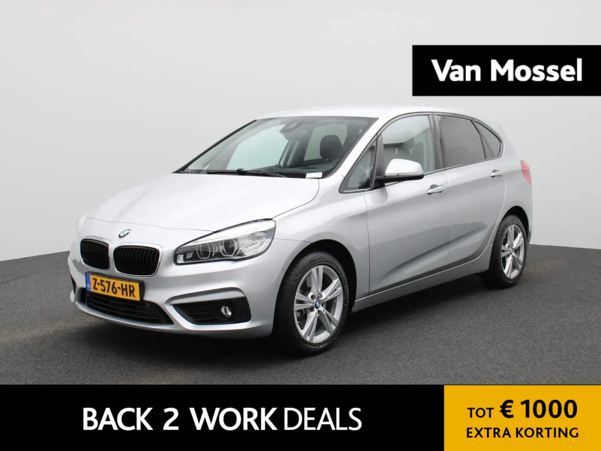 225i xDrive | ELEKTRISCHE BESTUURDERSSTOEL MET GEHEUGEN | | NAVIGATIE | ACHTERUITRIJCAMERA | HEAD-UP DISPLAY | STOELVERWARMING | PARKEERSENBSOREN VOOR + ACHTER | PARKEERASSISTENT | LED |