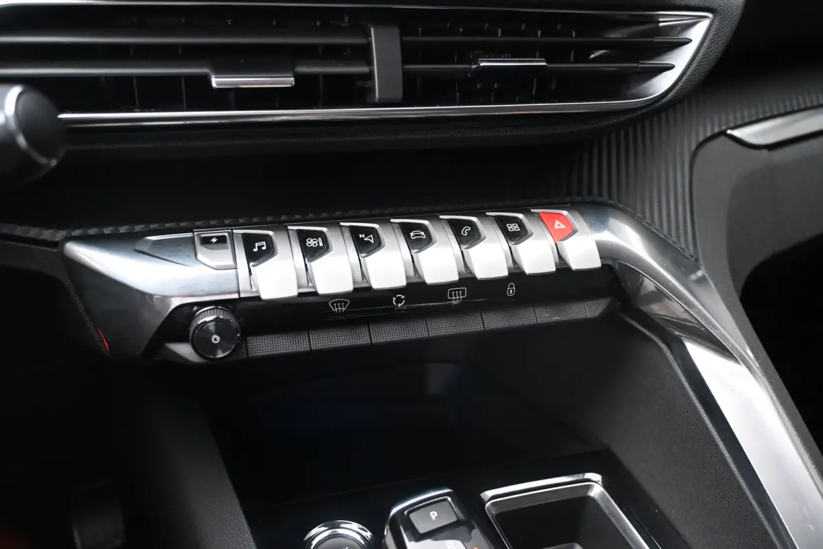 1.6 HYbrid 225 Allure | Navigatie | Achteruitrijcamera | Dodehoek-Detectie | Dealeronderhouden | 1e Eigenaar |