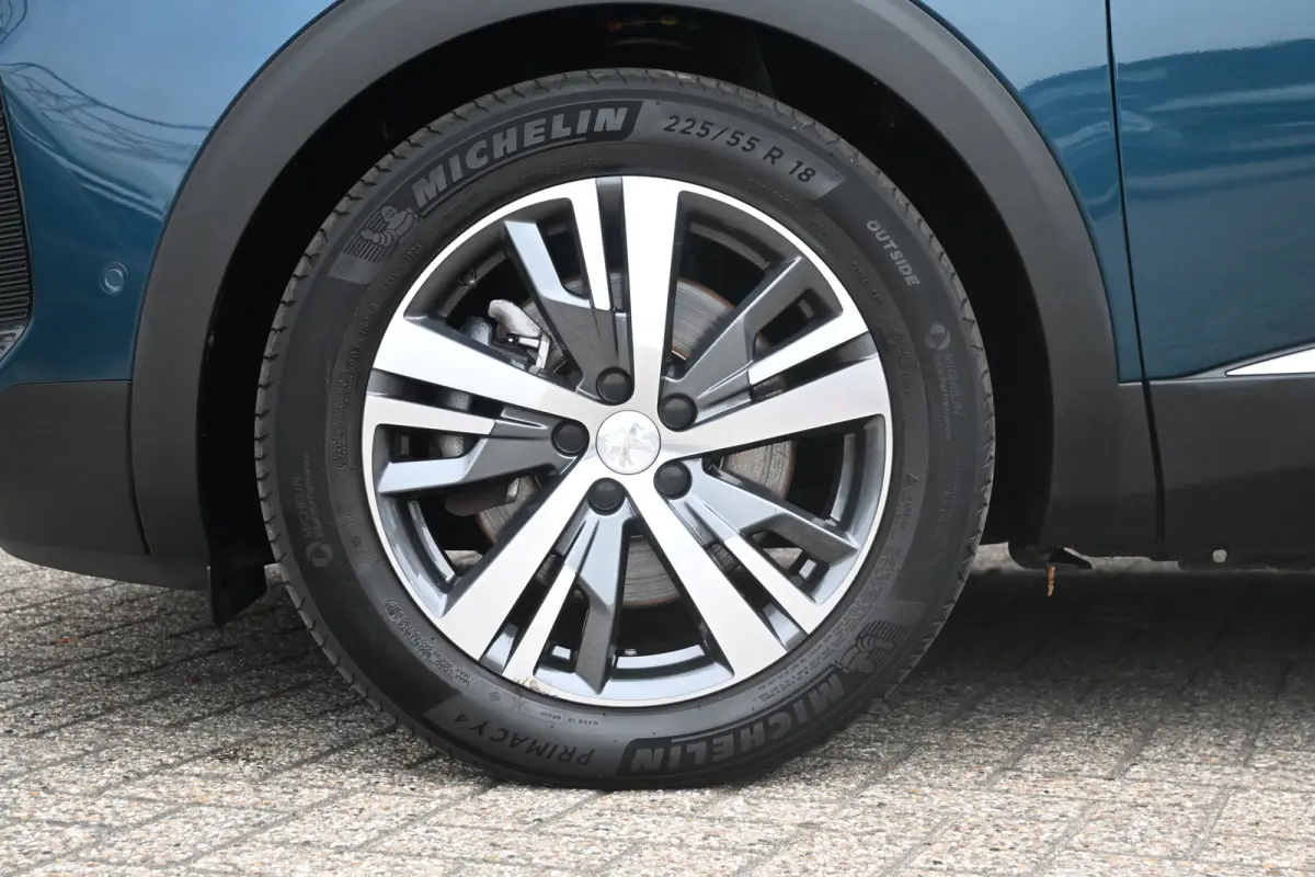 1.6 HYbrid 225 Allure | Navigatie | Achteruitrijcamera | Dodehoek-Detectie | Dealeronderhouden | 1e Eigenaar |