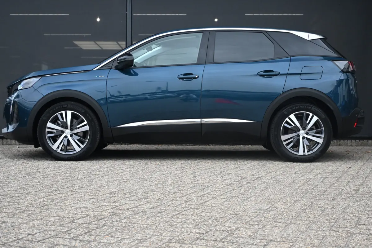 1.6 HYbrid 225 Allure | Navigatie | Achteruitrijcamera | Dodehoek-Detectie | Dealeronderhouden | 1e Eigenaar |