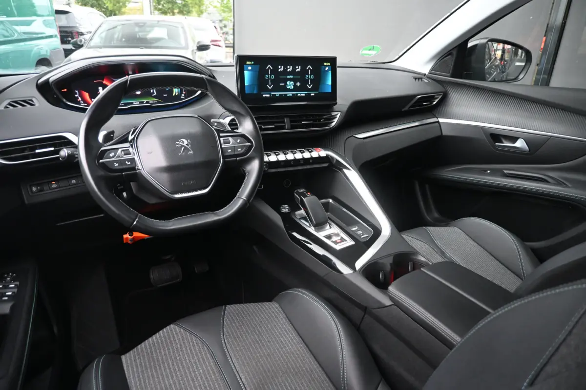 1.6 HYbrid 225 Allure | Navigatie | Achteruitrijcamera | Dodehoek-Detectie | Dealeronderhouden | 1e Eigenaar |