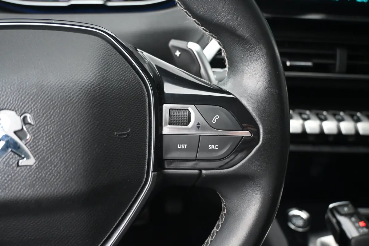 1.6 HYbrid 225 Allure | Navigatie | Achteruitrijcamera | Dodehoek-Detectie | Dealeronderhouden | 1e Eigenaar |