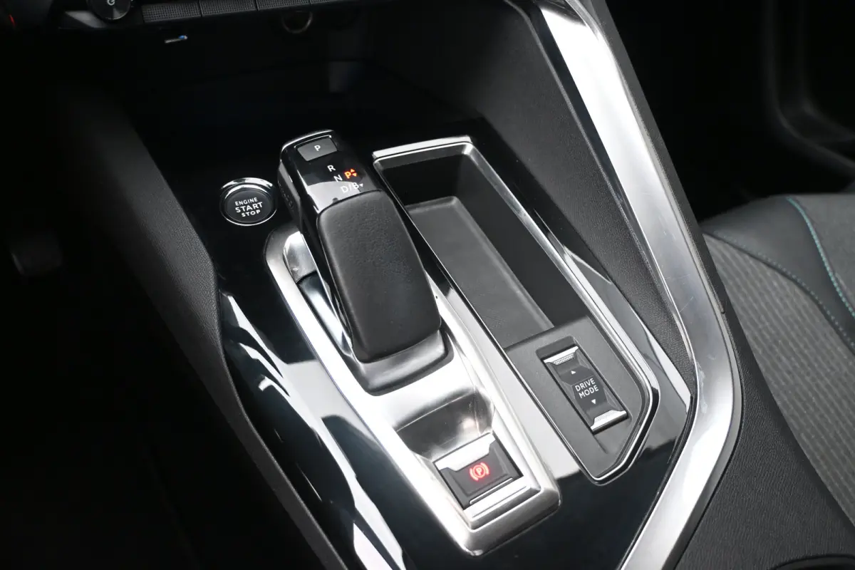 1.6 HYbrid 225 Allure | Navigatie | Achteruitrijcamera | Dodehoek-Detectie | Dealeronderhouden | 1e Eigenaar |