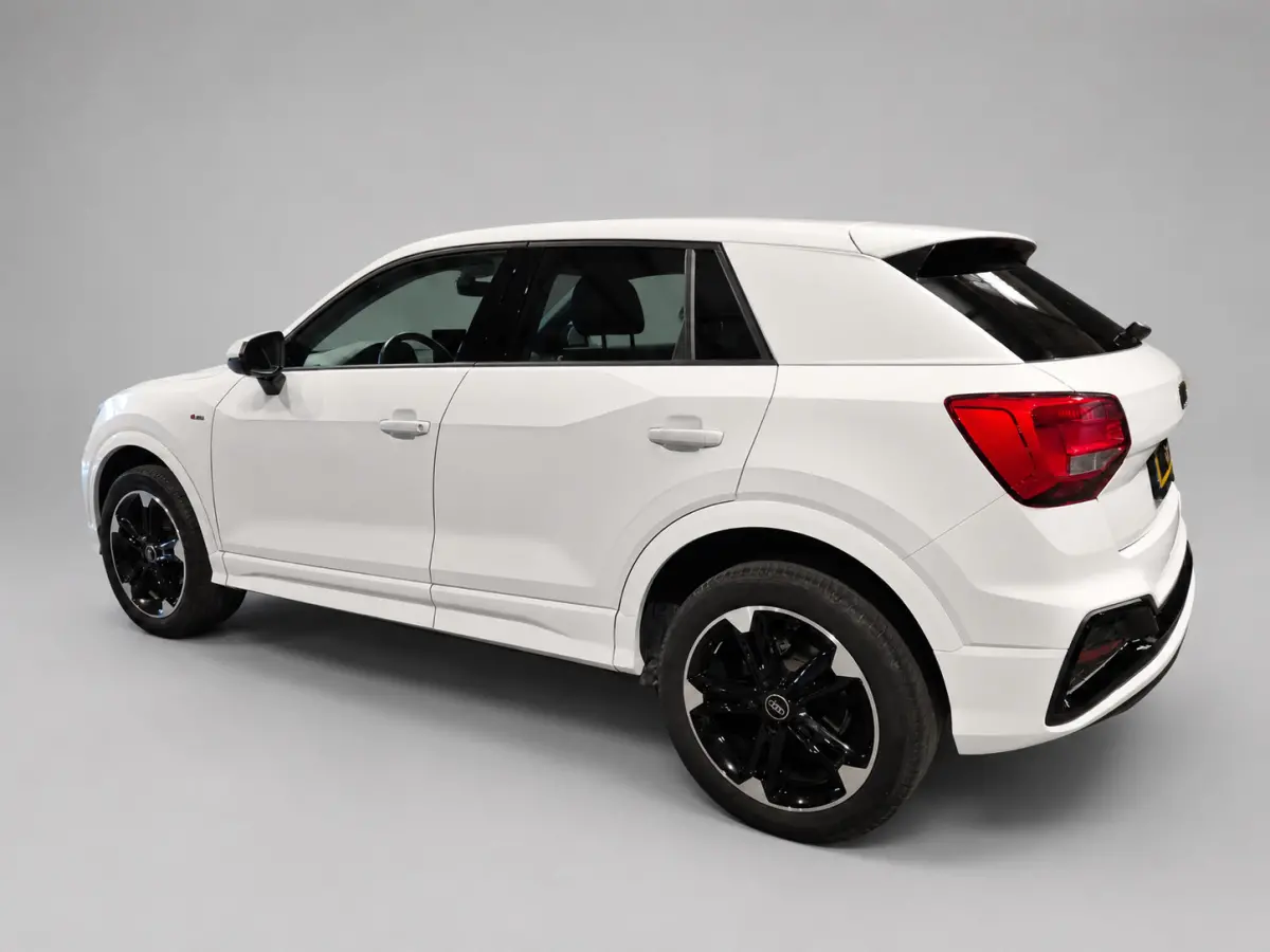30 TFSI S-Line - Leder - Stoelverwarming - Navi - Camera - CarPlay - Cruise - 10 dkm