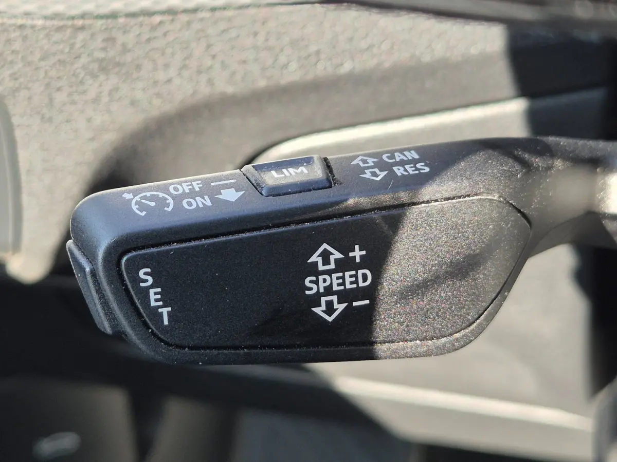30 TFSI S-Line - Leder - Stoelverwarming - Navi - Camera - CarPlay - Cruise - 10 dkm
