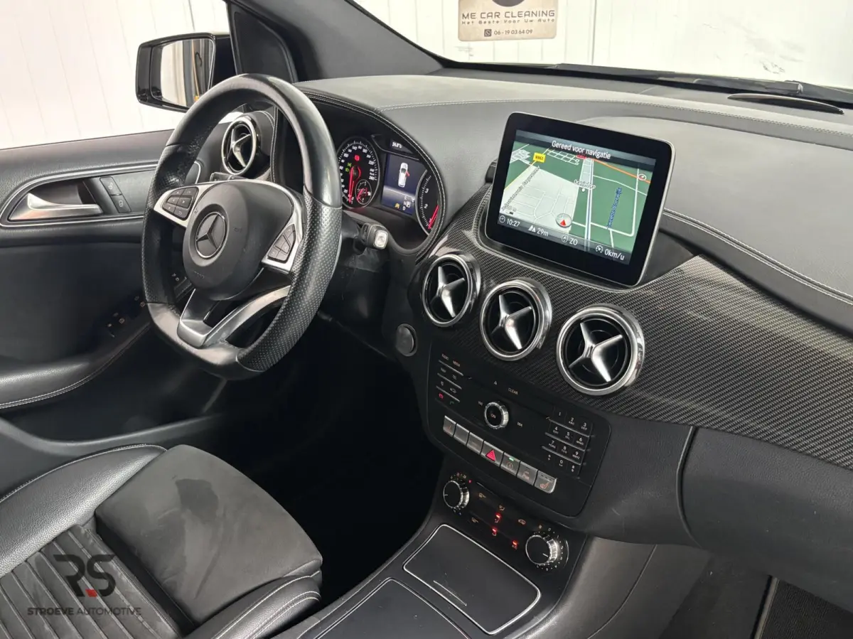 200 Prestige AMG-Line | Navi | LED | Cruise | Clima | PDC | Alcantara | Stoelverw | Trekh | 18" |