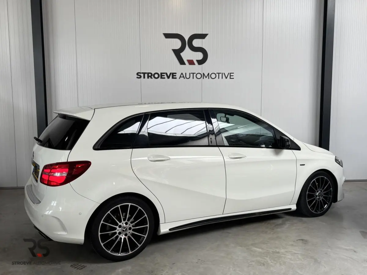 200 Prestige AMG-Line | Navi | LED | Cruise | Clima | PDC | Alcantara | Stoelverw | Trekh | 18" |
