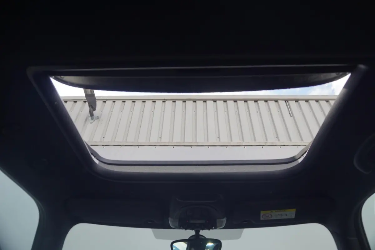 Cooper | John Cooper Works Uitvoering | Harman Kardon | Panoramadak | Comfort Access | Sportstoelen | Cruise Control