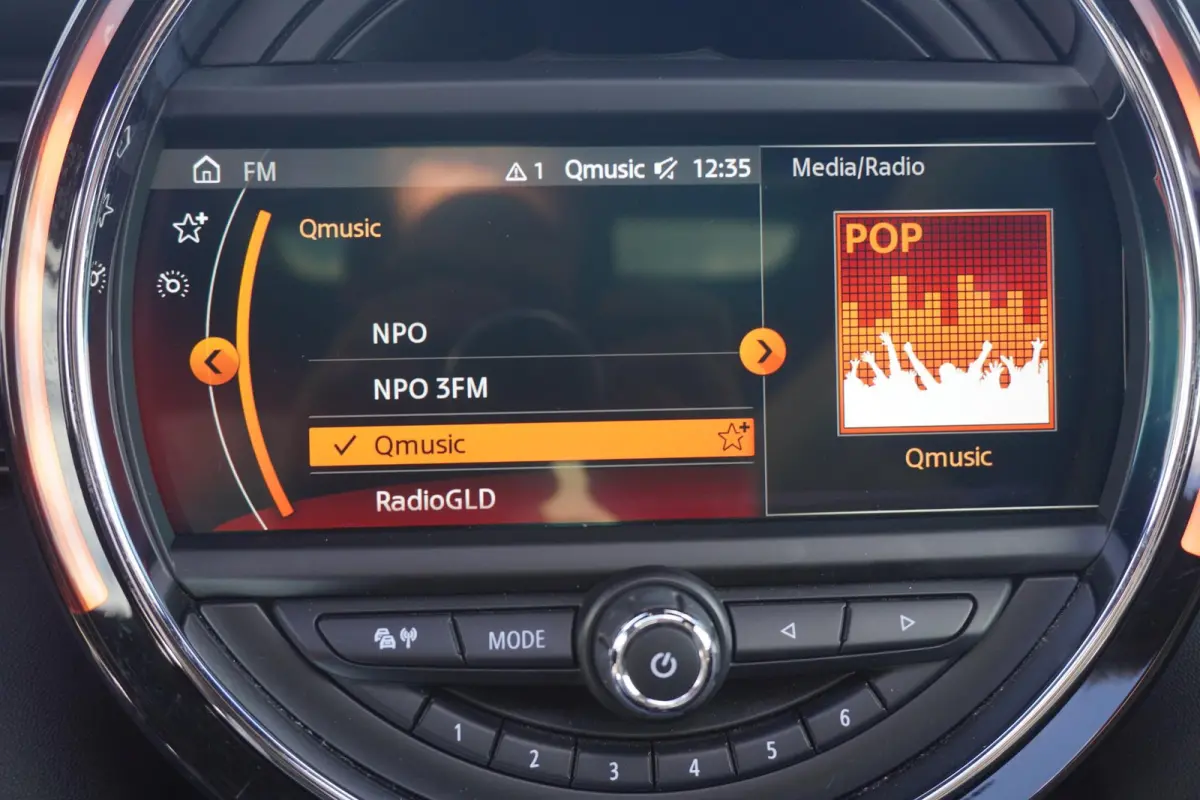 Cooper | John Cooper Works Uitvoering | Harman Kardon | Panoramadak | Comfort Access | Sportstoelen | Cruise Control