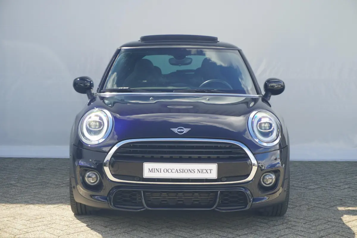 Cooper | John Cooper Works Uitvoering | Harman Kardon | Panoramadak | Comfort Access | Sportstoelen | Cruise Control