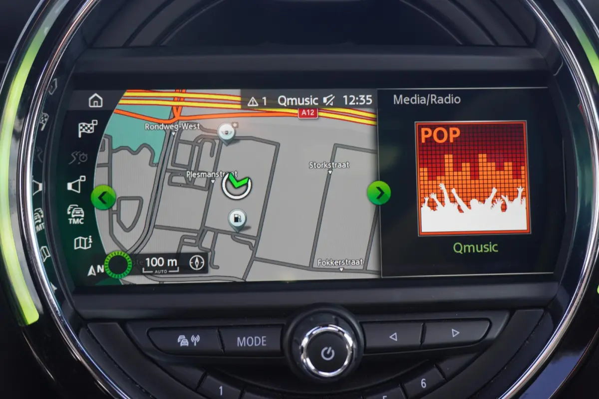 Cooper | John Cooper Works Uitvoering | Harman Kardon | Panoramadak | Comfort Access | Sportstoelen | Cruise Control