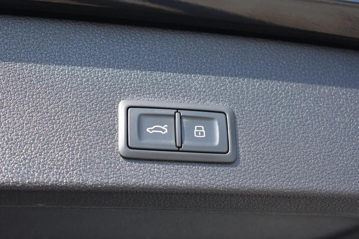 35 TFSI 150PK S-Tronic Edition one | S-Line in- en exterieur | ACC | Camera achter | Verkeersbord detectie | Lederen stoelen | Sportonderstel