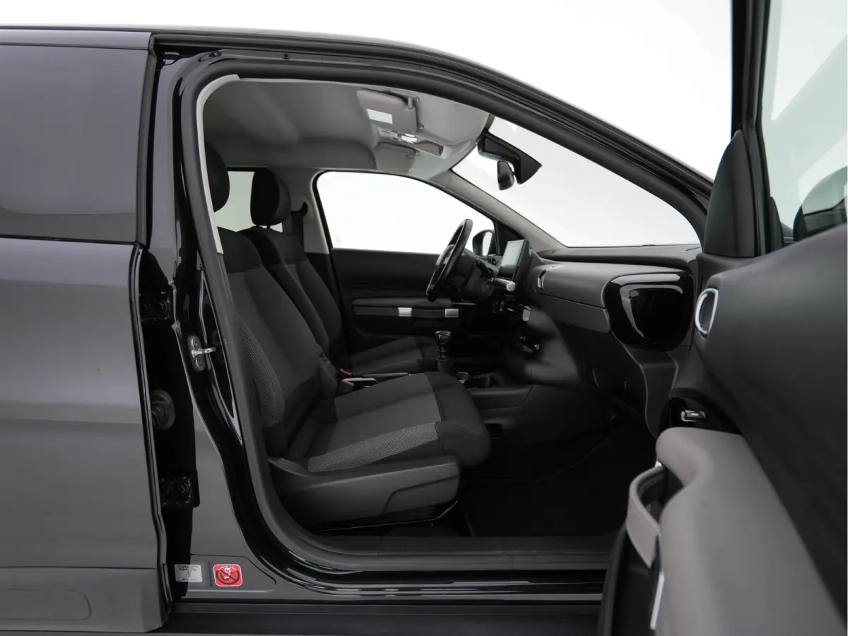 1.5 BlueHDi Business (INCL-BTW) *NAVI-FULLMAP | COMFORT-SEATS | PRIVACY-GLASS | DAB+ | ECC | PDC | CRUISE | CARPLAY | DIGI-COCKPIT | TOWBAR | 16''ALU*