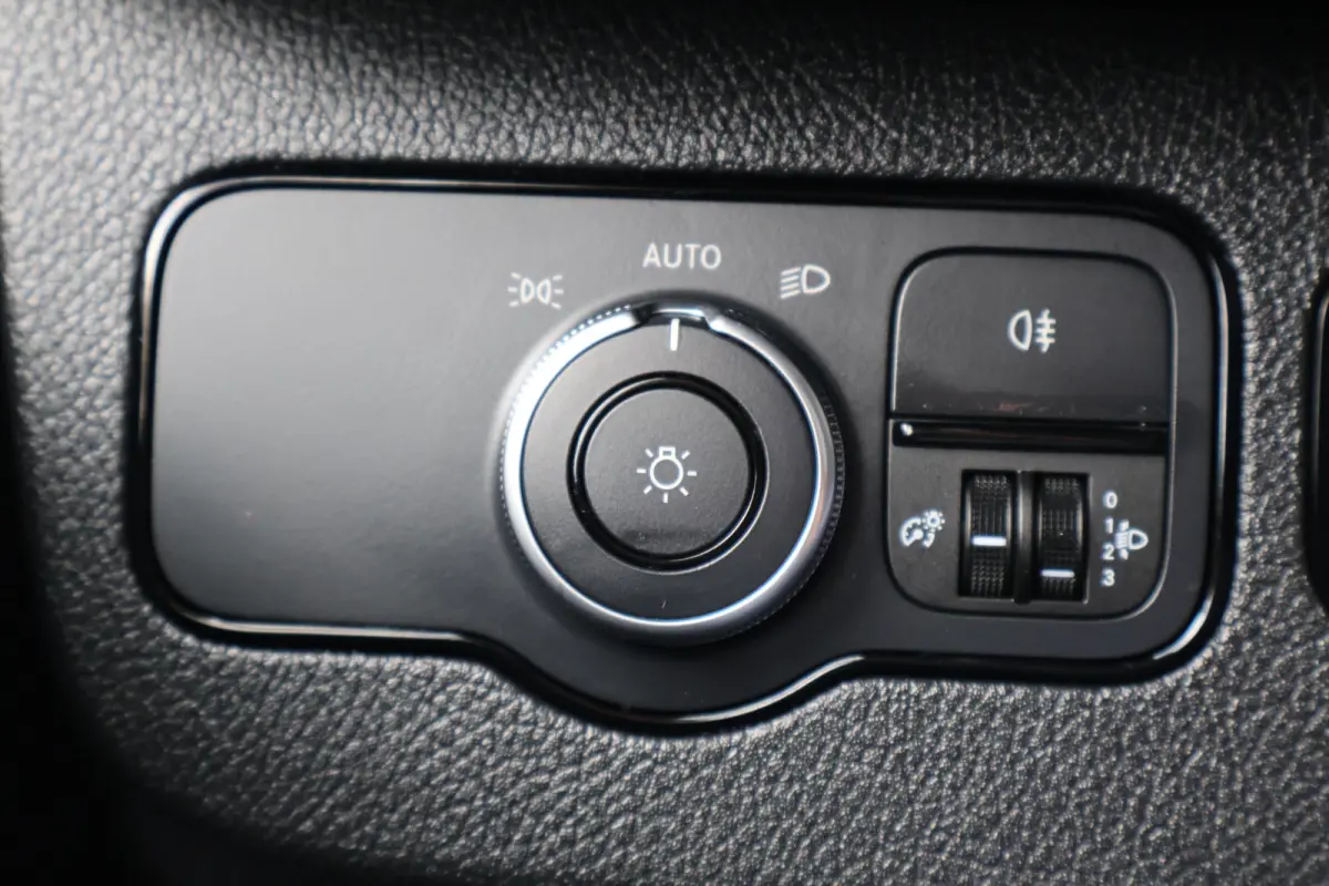 315 CDI Automaat Bakwagen met Laadklep