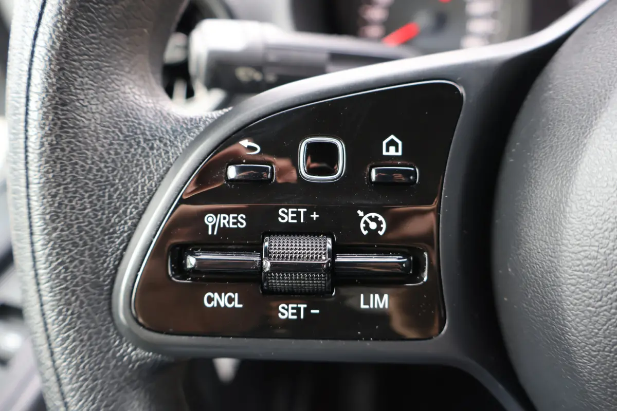 315 CDI Automaat Bakwagen met Laadklep