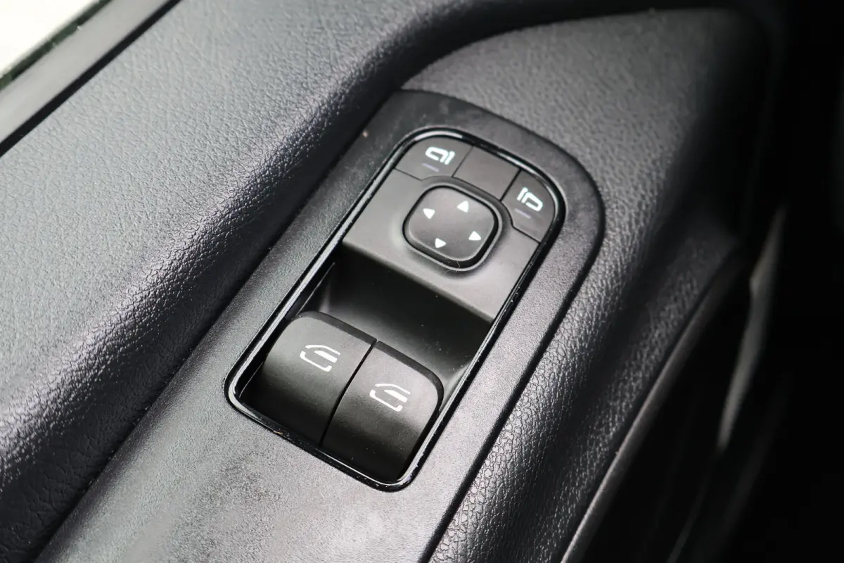 315 CDI Automaat Bakwagen met Laadklep