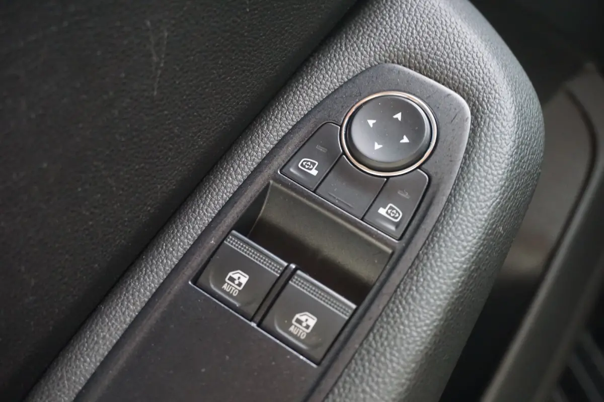 1.0 TCe 90 Equilibre | Carplay | DAB Radio | Airco | Cruise control | Metaalkleur